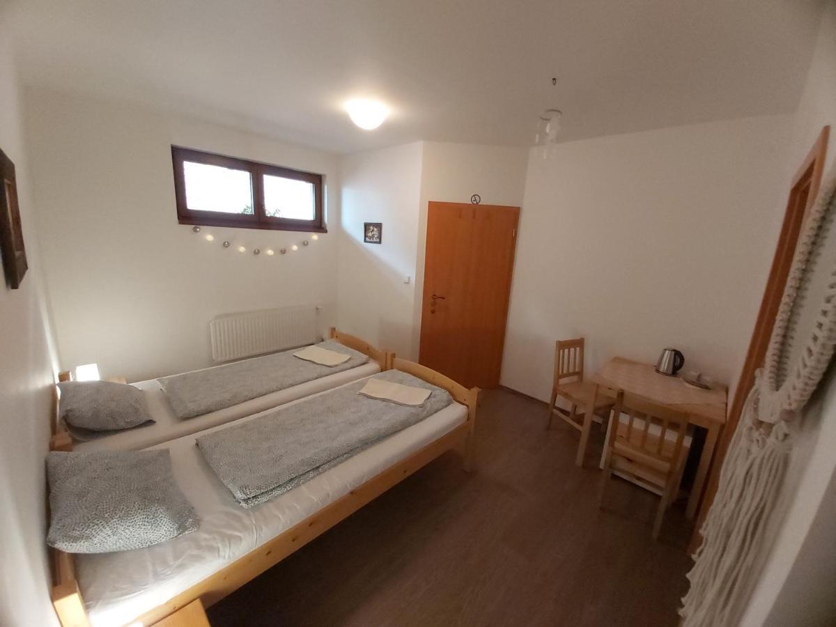 Pivni Lednice Lhota pod Libcany Pokoj fotografie